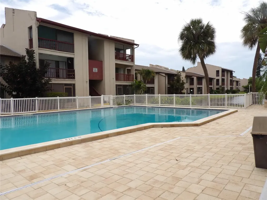 3836 N Lake Drive Tampa FL 33614
