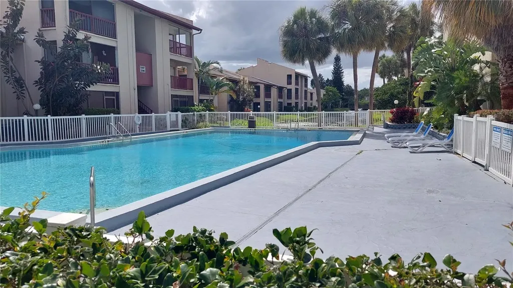 3836 N Lake Drive Tampa FL 33614