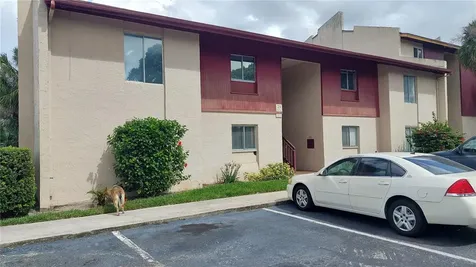 3836 N Lake Drive Tampa FL 33614