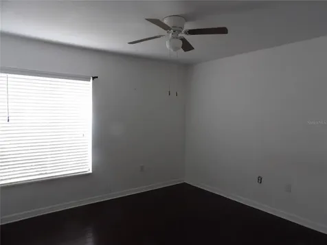 3836 N Lake Drive Tampa FL 33614