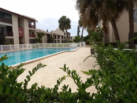 3836 N Lake Drive Tampa FL 33614