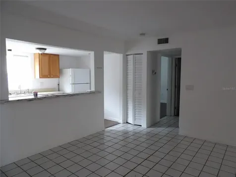 3836 N Lake Drive Tampa FL 33614