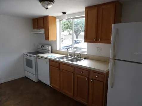 3836 N Lake Drive Tampa FL 33614