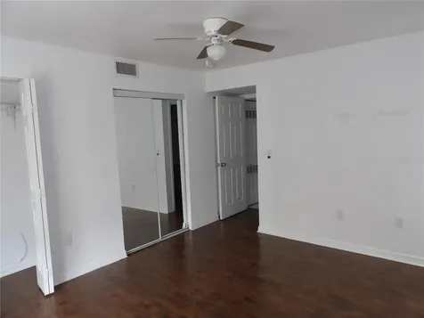 3836 N Lake Drive Tampa FL 33614