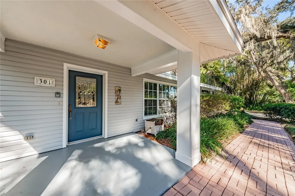 301 Washington Avenue Safety Harbor FL 34695