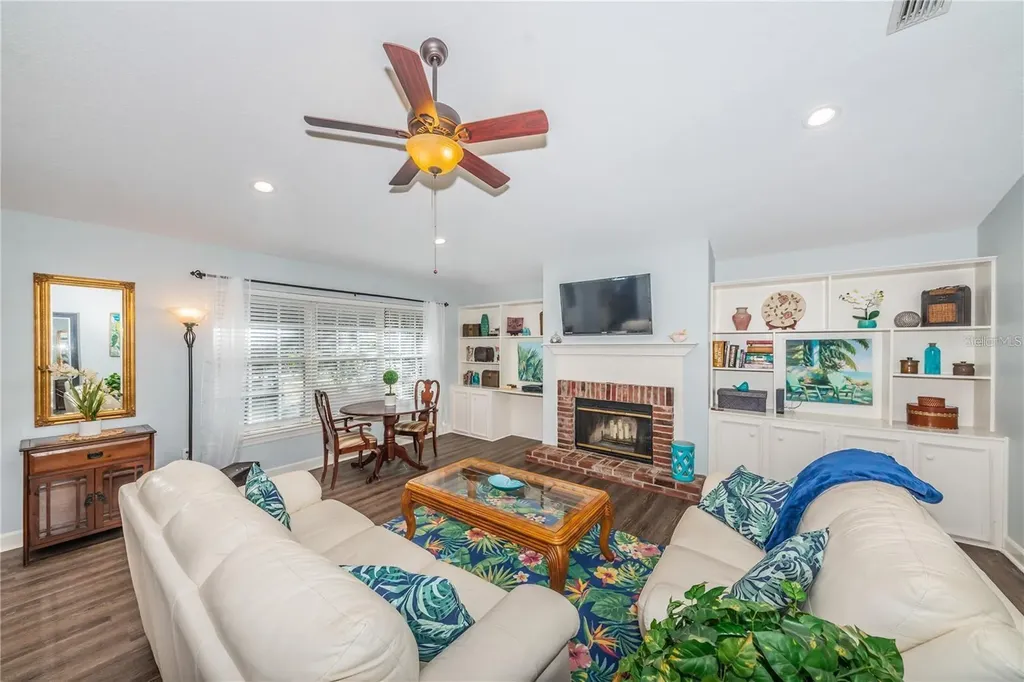 301 Washington Avenue Safety Harbor FL 34695