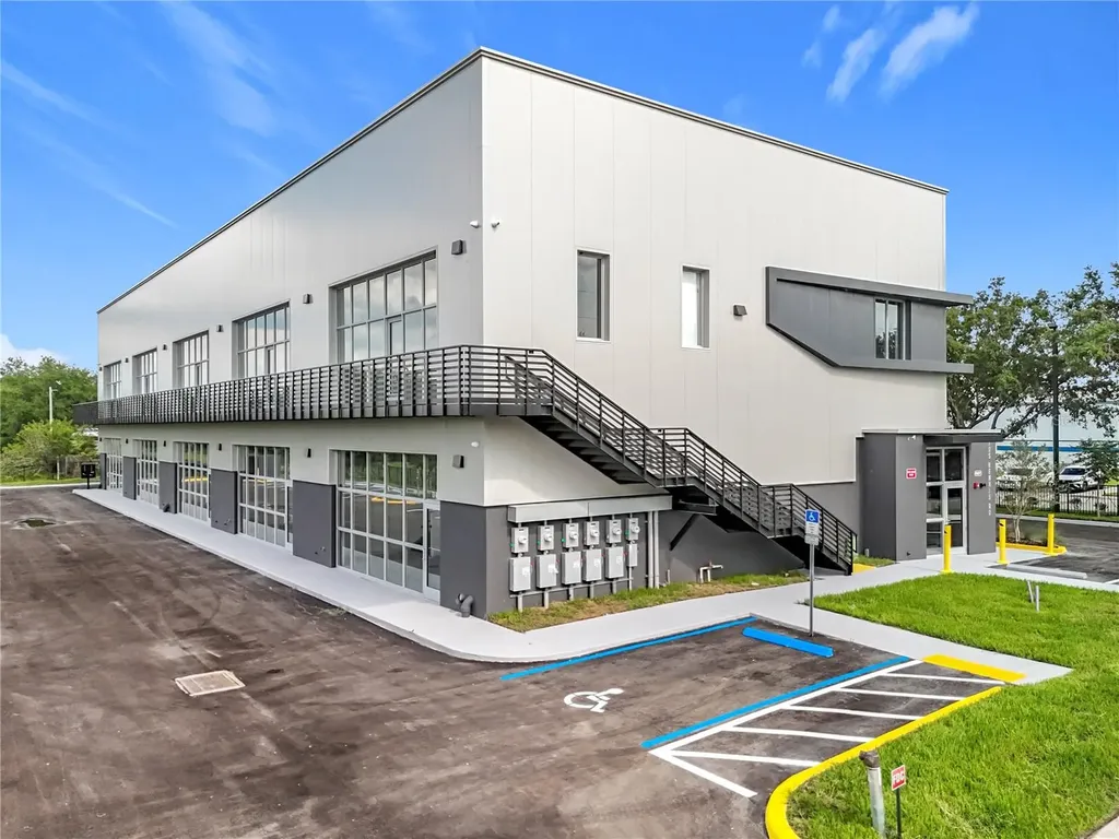 705 Hennis Road Winter Garden FL 34787