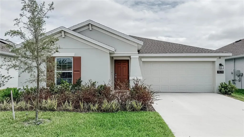 1828 Perch Hammock Loop Groveland FL 34736
