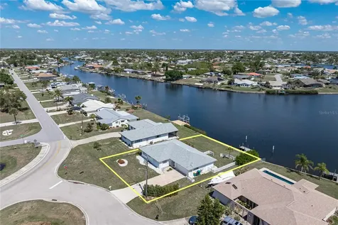 109 W Tarpon Boulevard NW Port Charlotte FL 33952