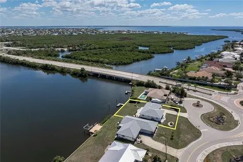 109 W Tarpon Boulevard NW Port Charlotte FL 33952