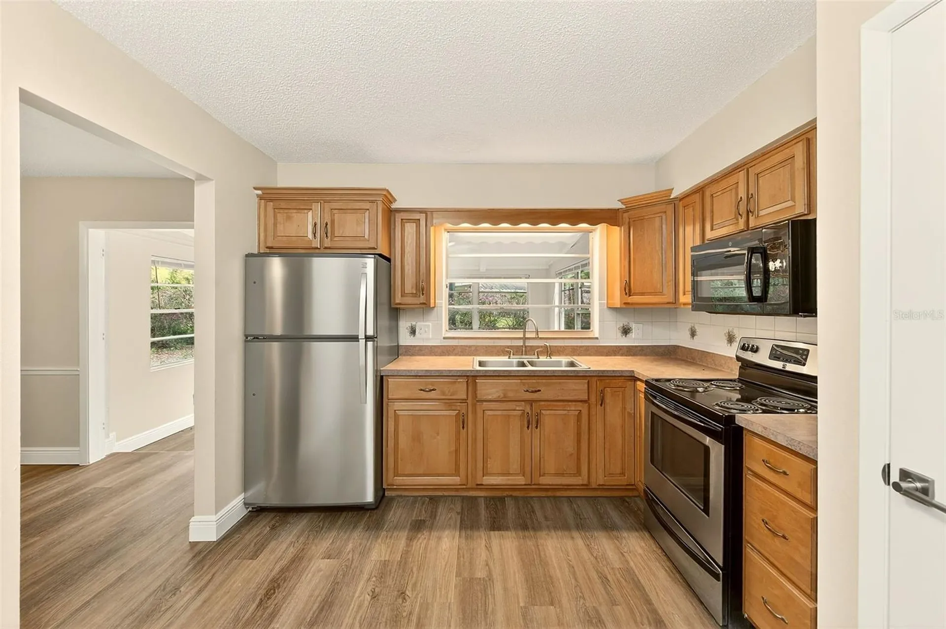 1220 Vinewood Drive Seffner FL 33584