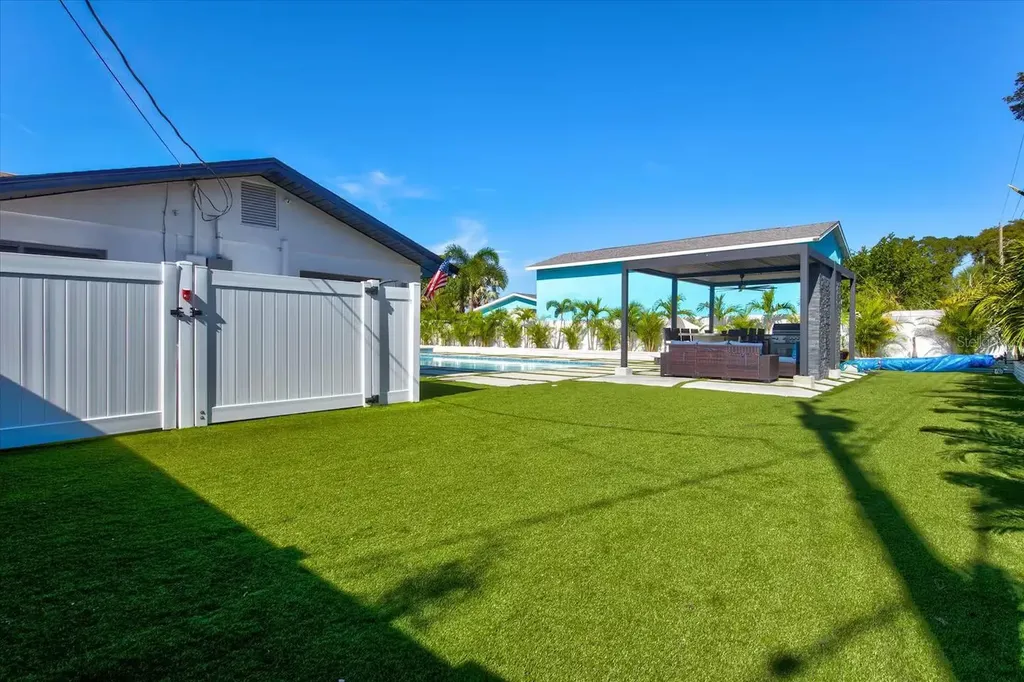 6612 9th Avenue NW Bradenton FL 34209