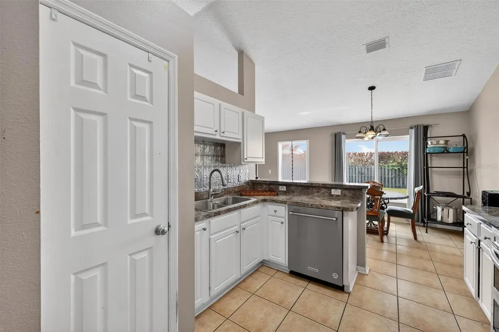 566 SW Sea Holly Terrace Port St Lucie FL 34984
