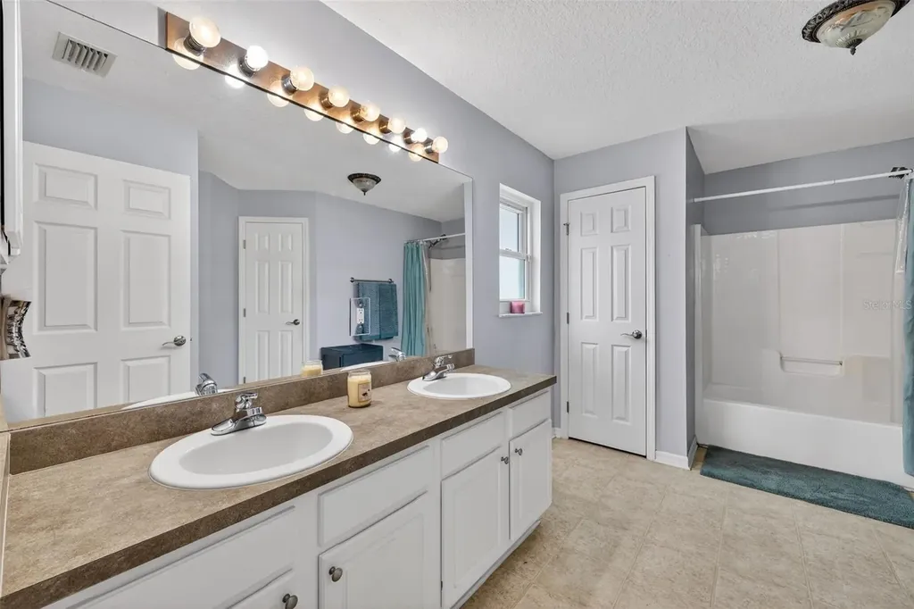 566 SW Sea Holly Terrace Port St Lucie FL 34984