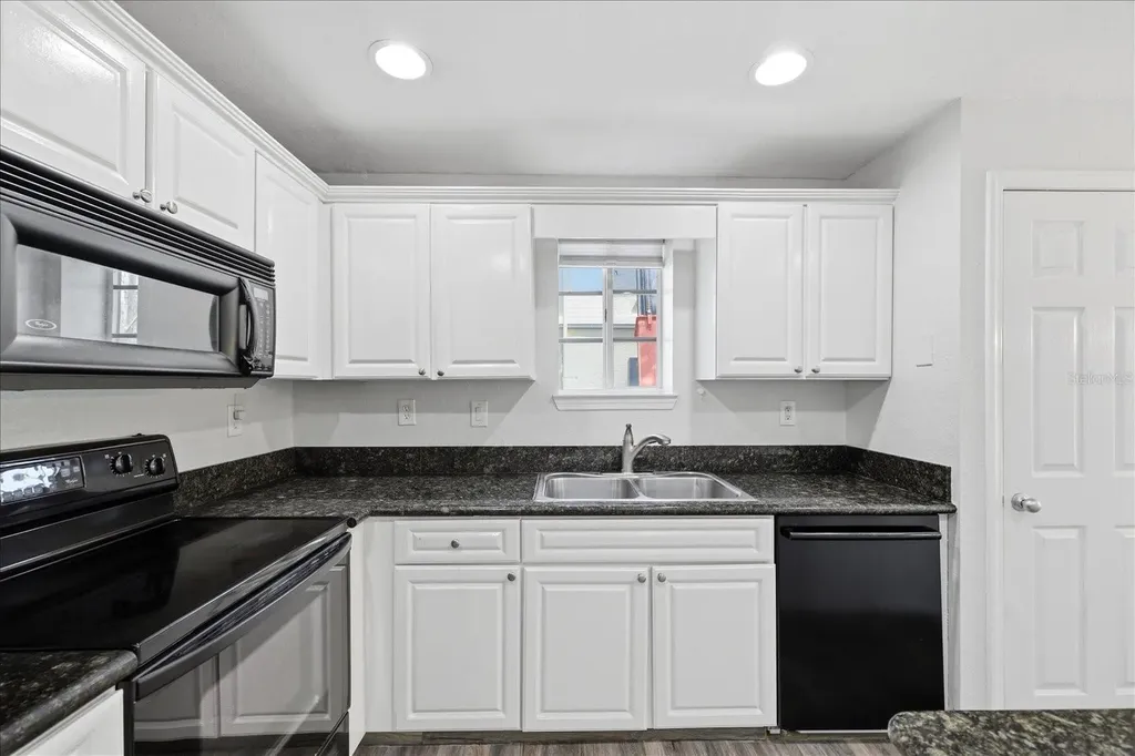 5202 Hampton Beach Place Tampa FL 33609
