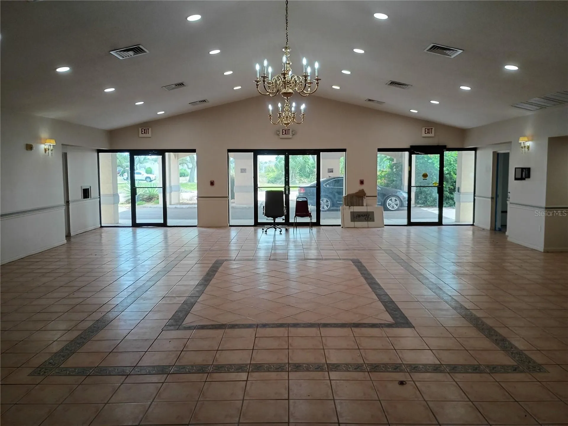 1501 La Jolla Avenue Sun City Center FL 33573
