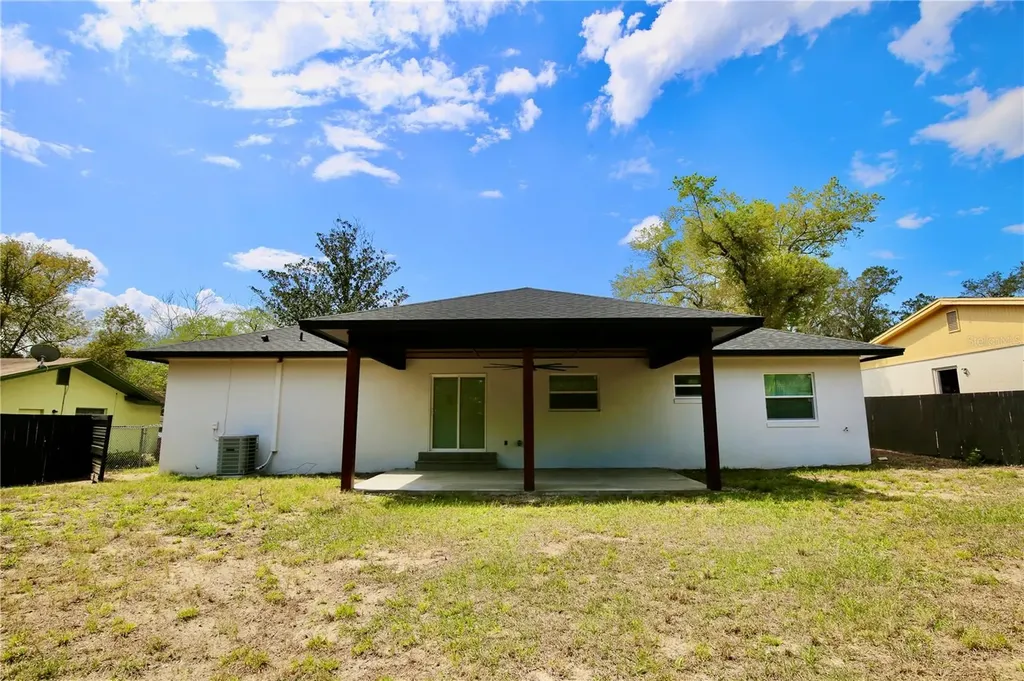 2235 Wautoma Place Orlando FL 32818