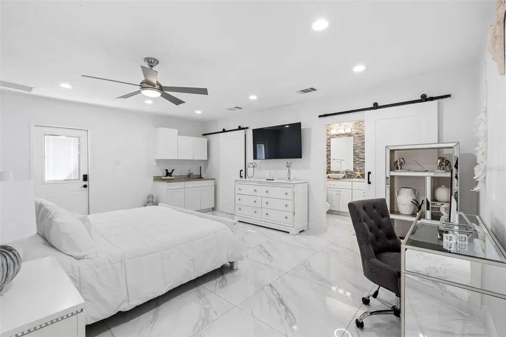 1803 Lake Crest Avenue Brandon FL 33510