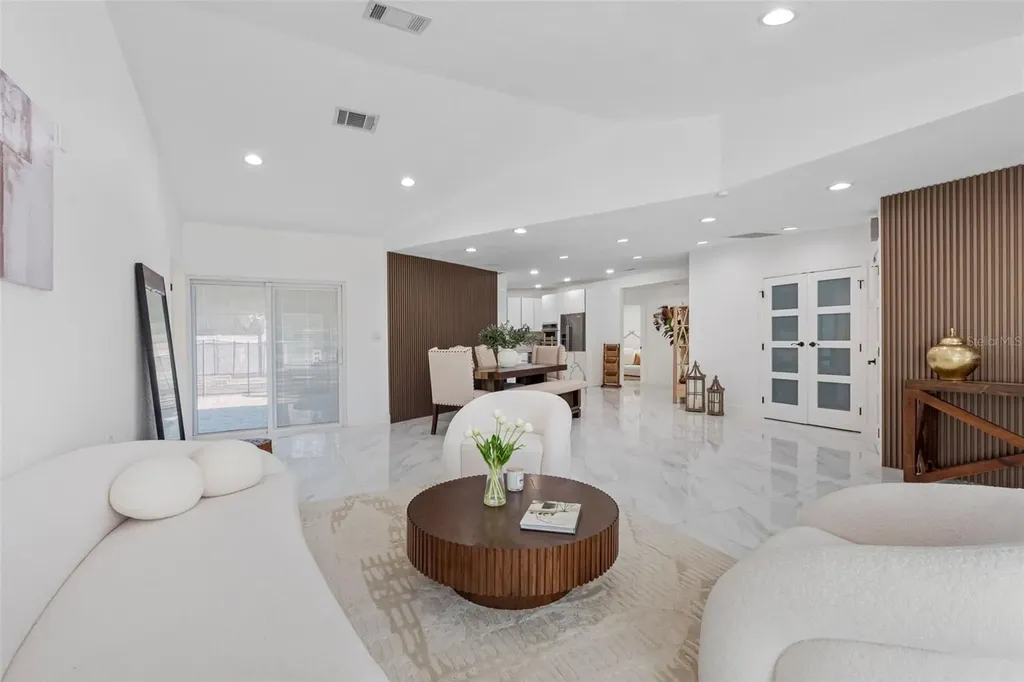 1803 Lake Crest Avenue Brandon FL 33510