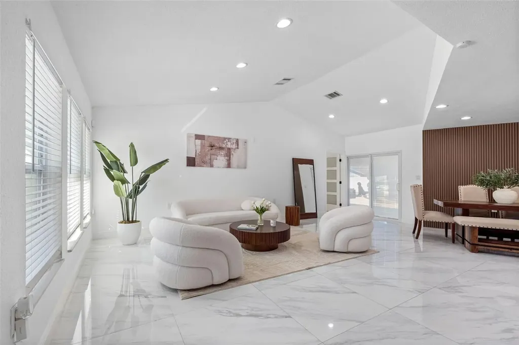 1803 Lake Crest Avenue Brandon FL 33510