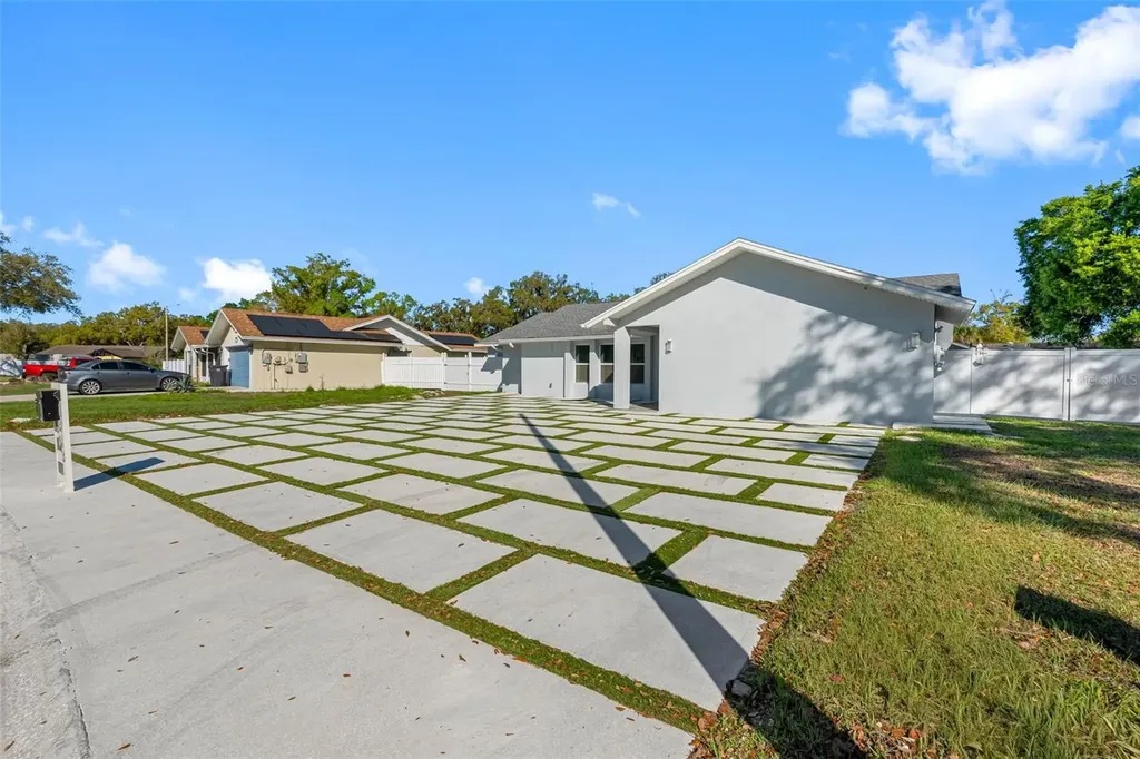 1803 Lake Crest Avenue Brandon FL 33510