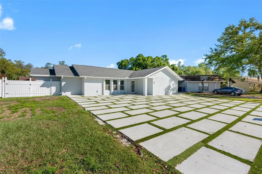 1803 Lake Crest Avenue Brandon FL 33510