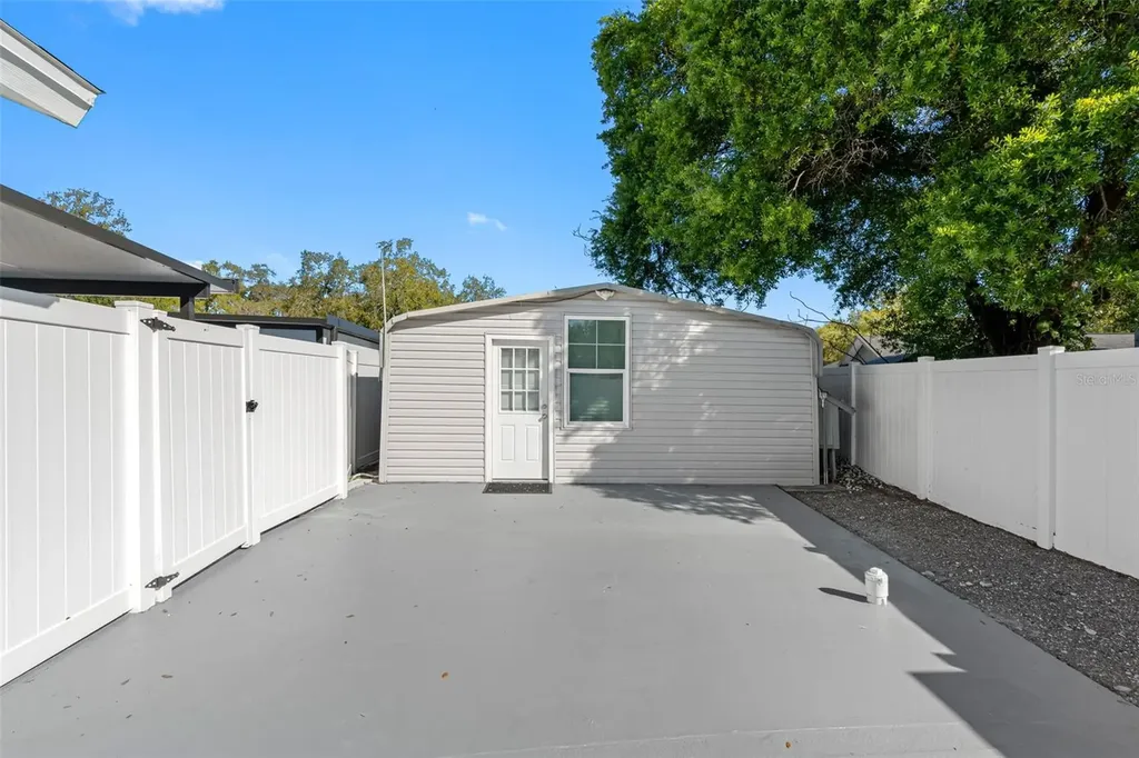 1803 Lake Crest Avenue Brandon FL 33510