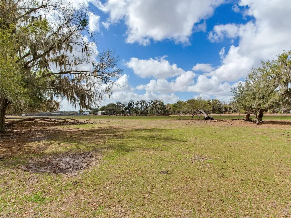 0 S Cr 39 Lithia FL 33547