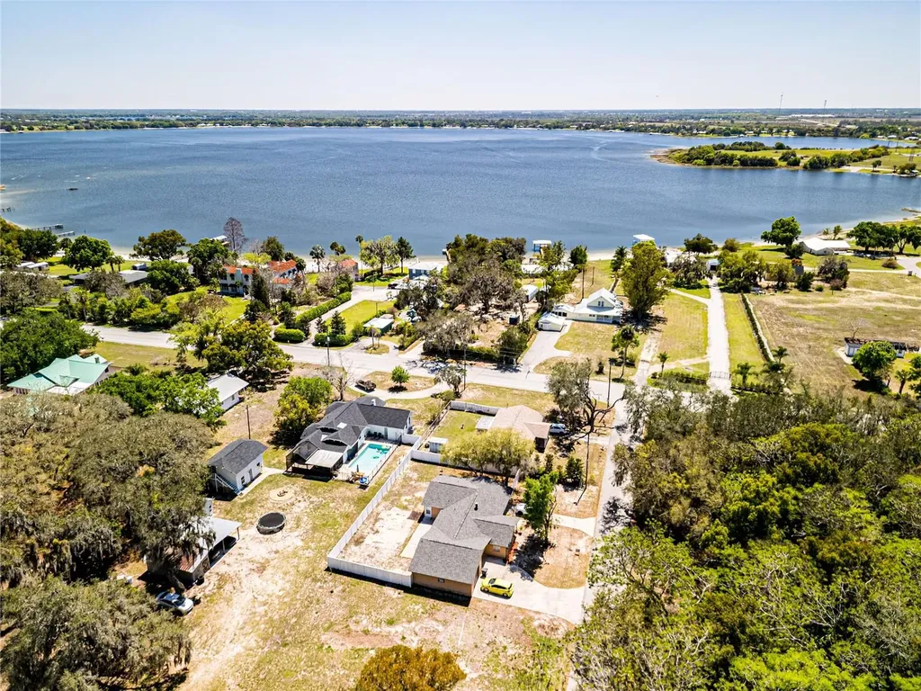 613 S Willow Avenue Avon Park FL 33825