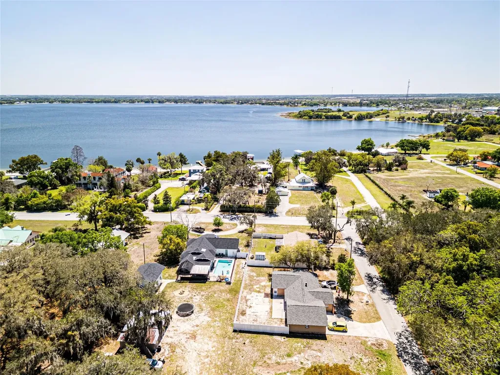 613 S Willow Avenue Avon Park FL 33825