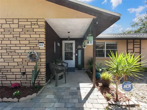 613 S Willow Avenue Avon Park FL 33825
