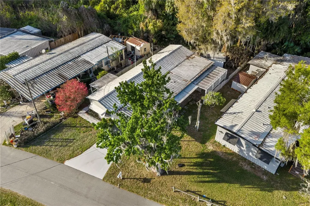 942 Cr 461 Lake Panasoffkee FL 33538