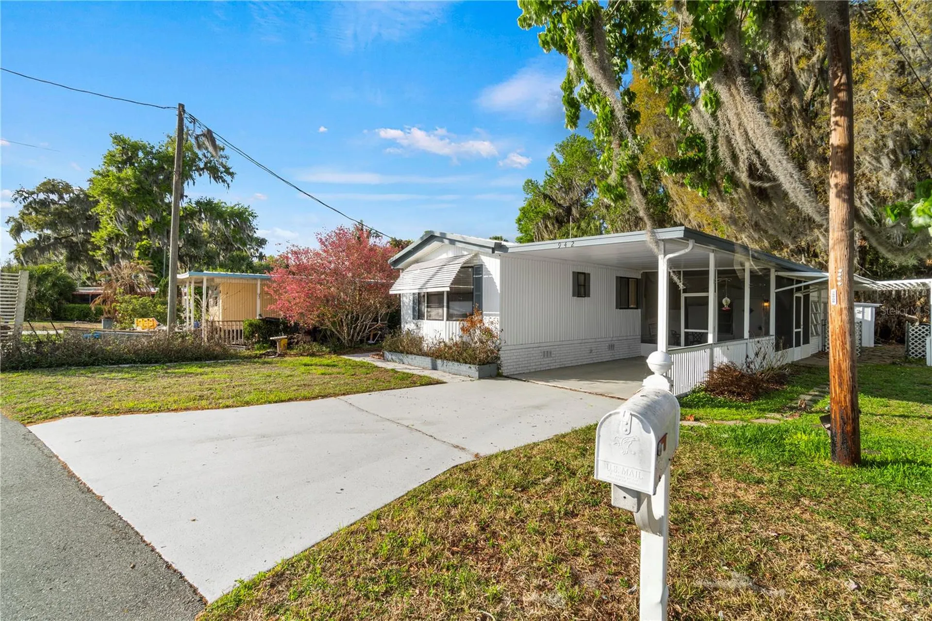 942 Cr 461 Lake Panasoffkee FL 33538