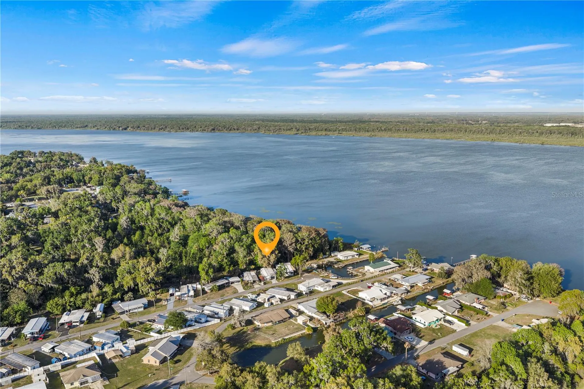 942 Cr 461 Lake Panasoffkee FL 33538