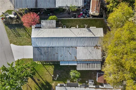 942 Cr 461 Lake Panasoffkee FL 33538