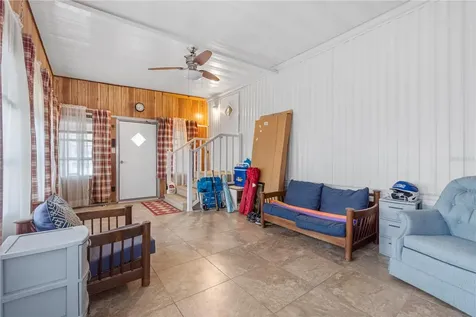 942 Cr 461 Lake Panasoffkee FL 33538