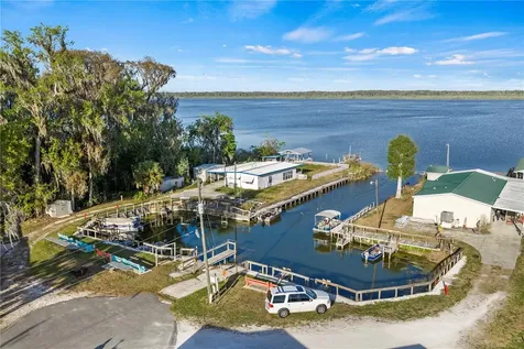 942 Cr 461 Lake Panasoffkee FL 33538