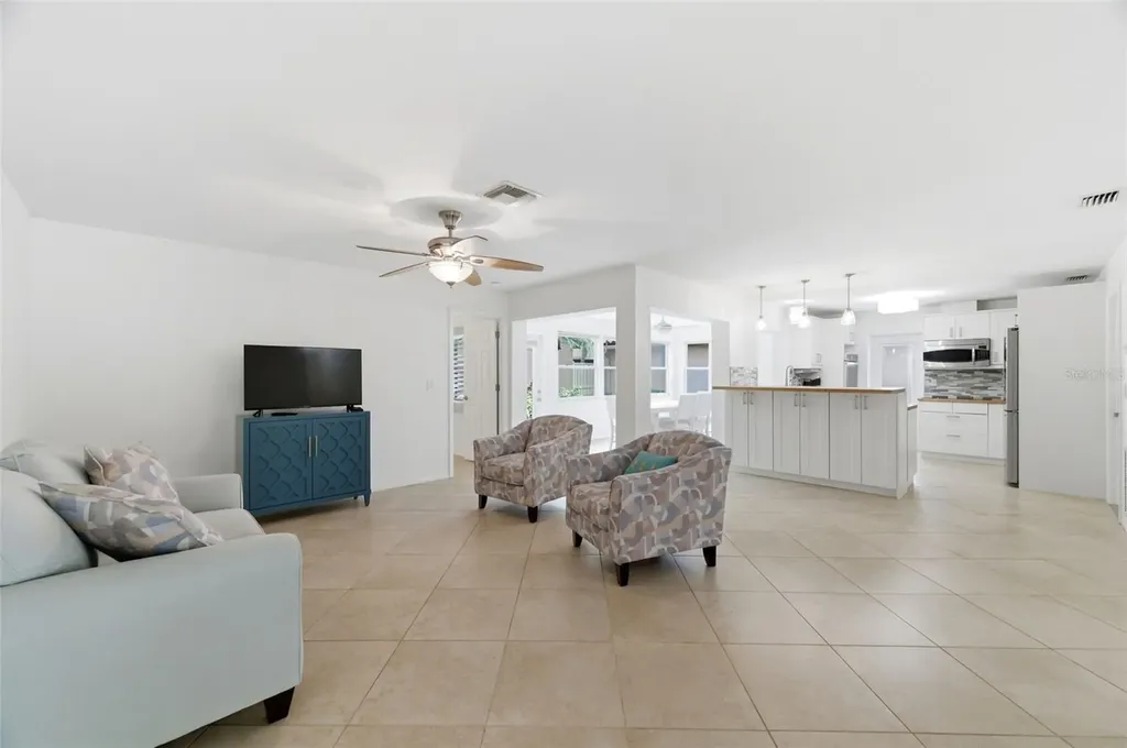 526 Street Tropez Circle NE St Petersburg FL 33703
