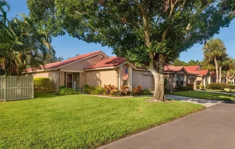 526 Street Tropez Circle NE St Petersburg FL 33703