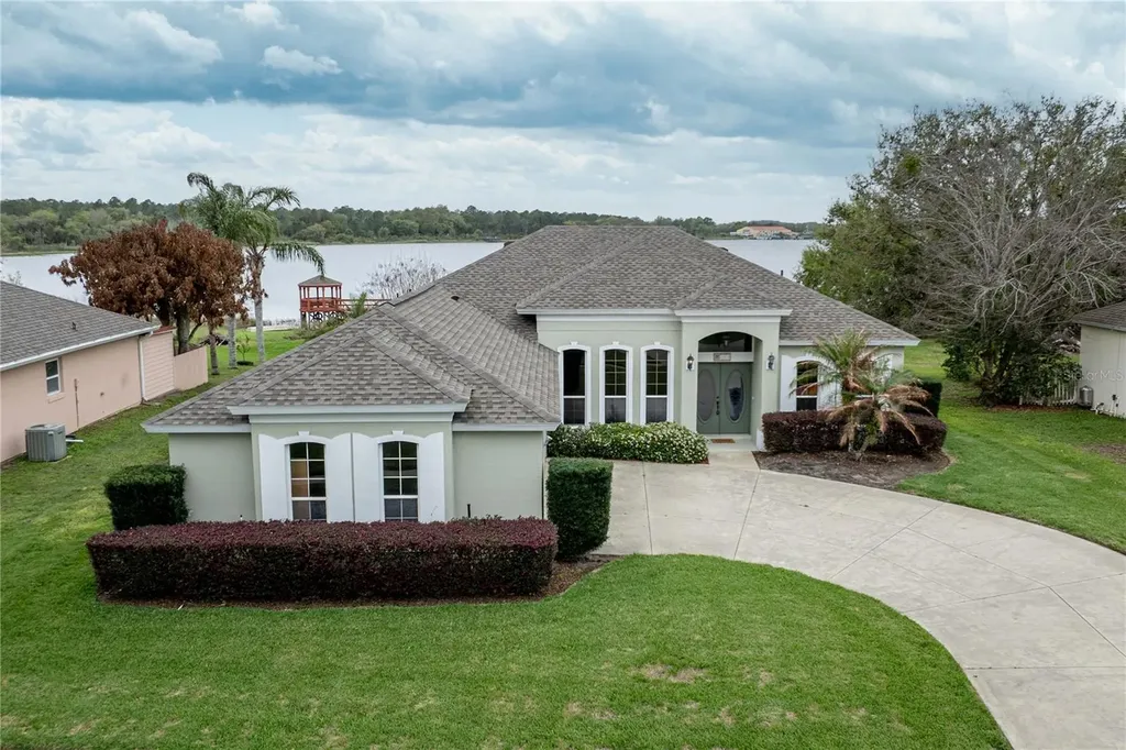 3804 Bayshore Circle Tavares FL 32778