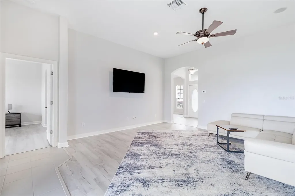 3804 Bayshore Circle Tavares FL 32778