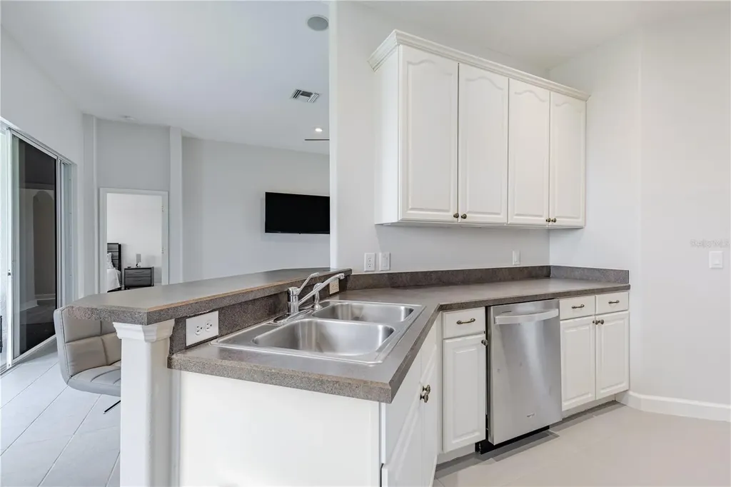 3804 Bayshore Circle Tavares FL 32778