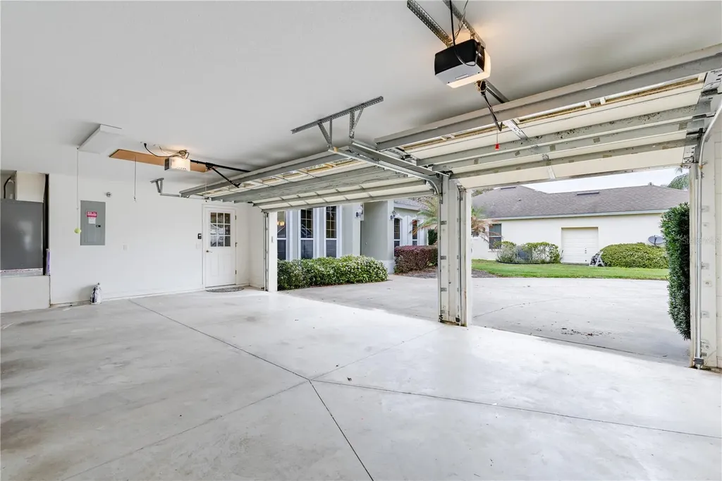 3804 Bayshore Circle Tavares FL 32778