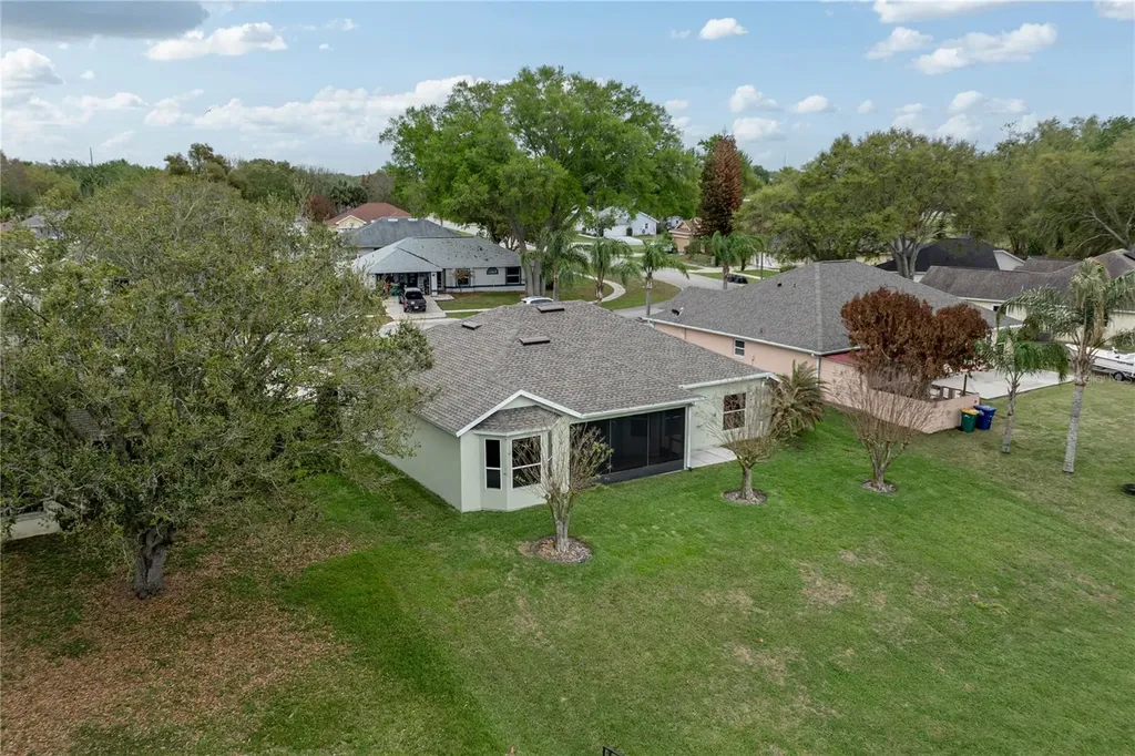 3804 Bayshore Circle Tavares FL 32778