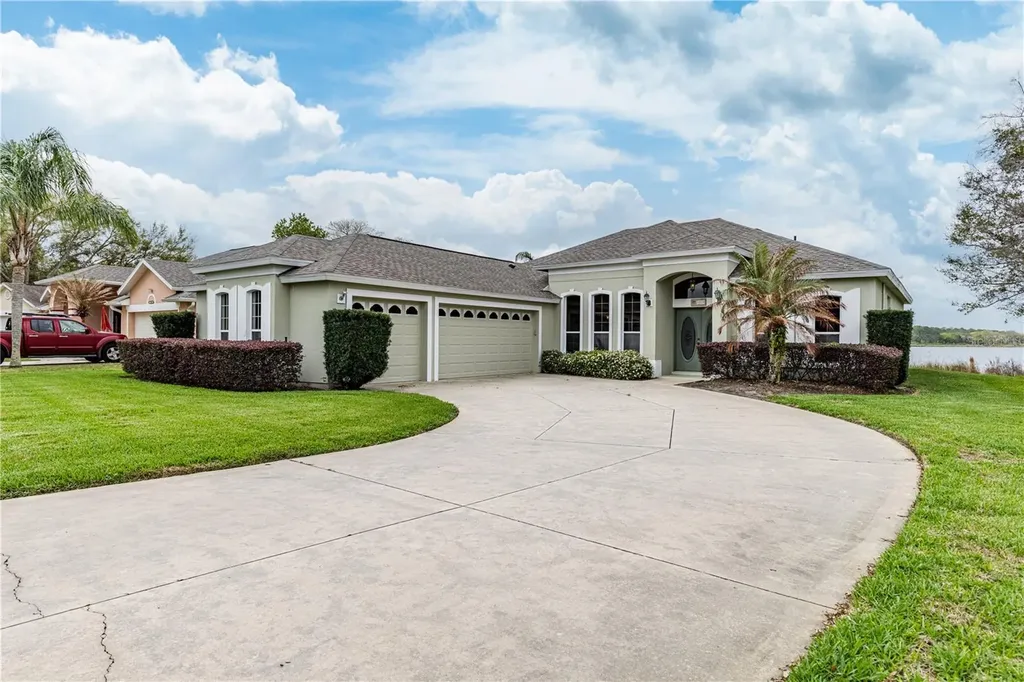 3804 Bayshore Circle Tavares FL 32778