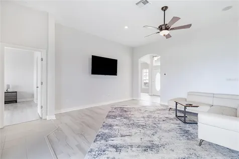 3804 Bayshore Circle Tavares FL 32778