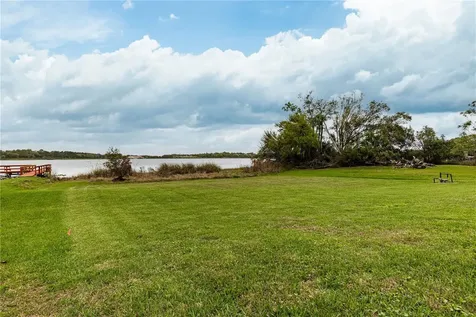 3804 Bayshore Circle Tavares FL 32778