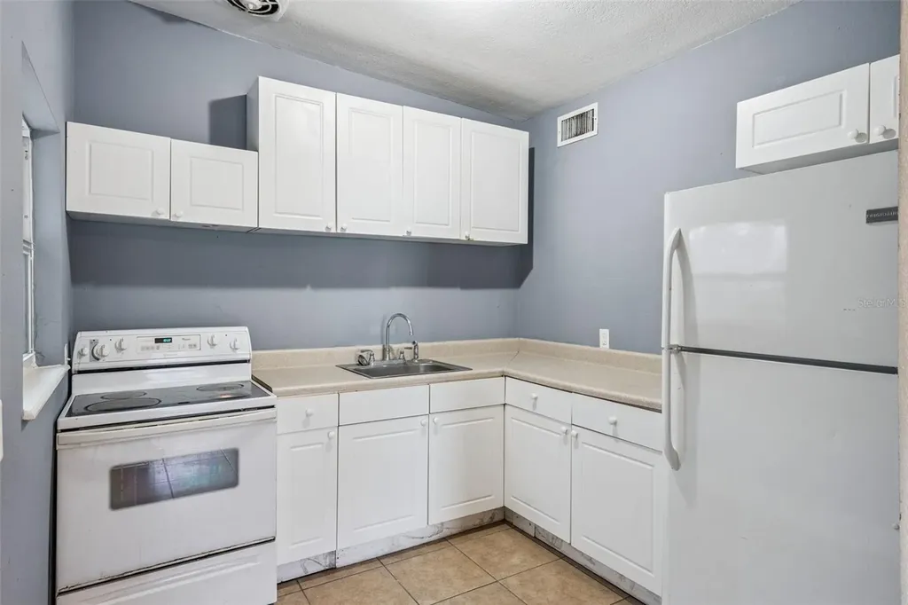 205 Oakland Avenue Sanford FL 32773