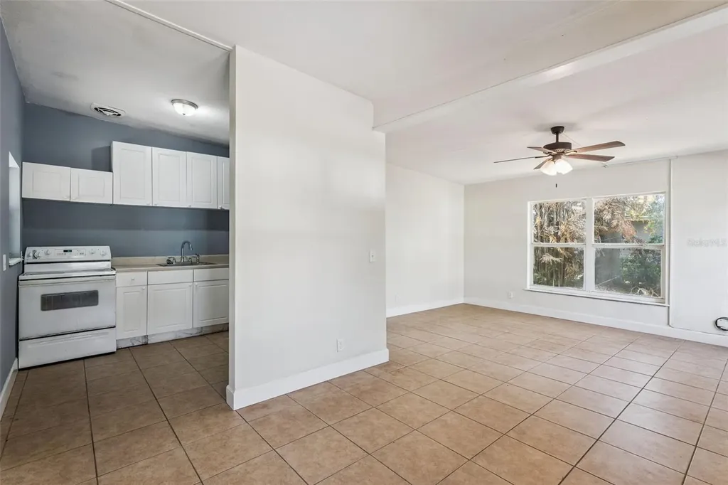 205 Oakland Avenue Sanford FL 32773
