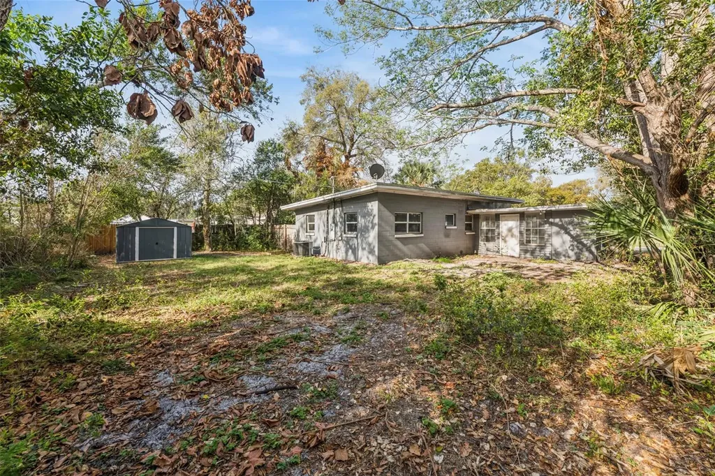 205 Oakland Avenue Sanford FL 32773